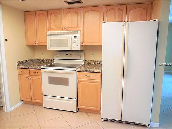 4th image of 517 Oak Haven Dr #0