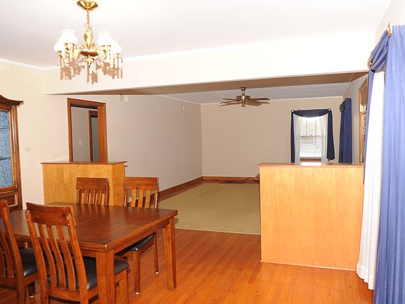 2nd image of 343 Hillcrest St