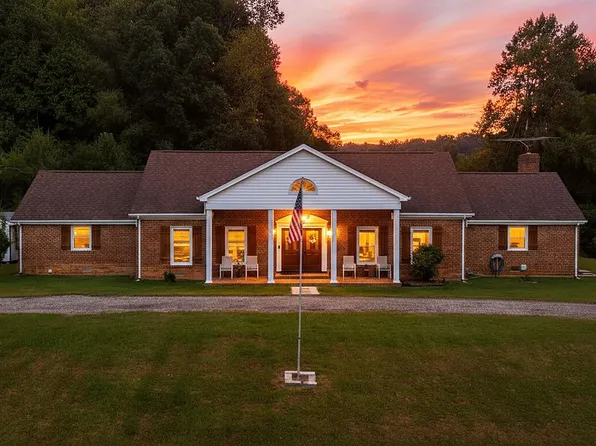 9 Shultz Ln, Greenville, VA 24440