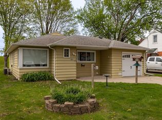 911 13th Ave NW, Rochester, MN 55901