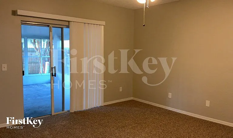 4129 Pacifica Dr — Photo 8