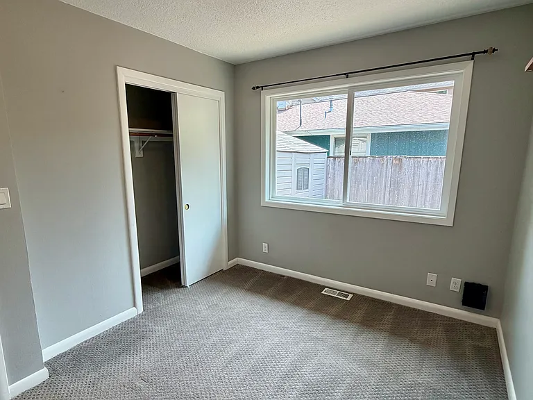 18413 SE Blanton St — Photo 22