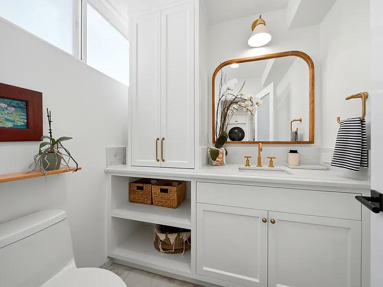Powder Bath - lower level