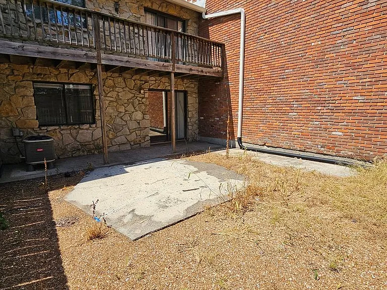 106 E Green Meadows Rd #9 — Photo 17