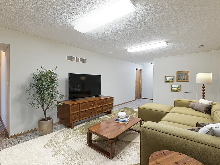 3222 S 51st Pl — Photo 20