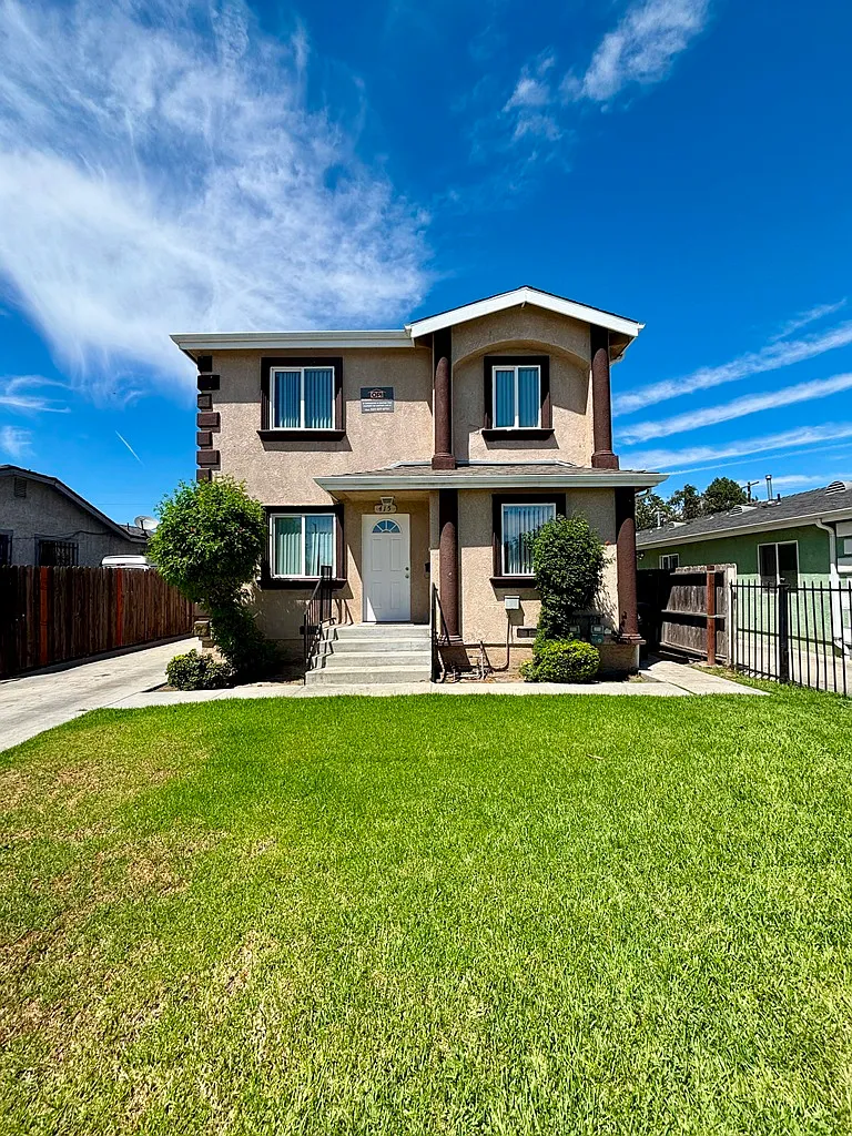 4 bed, 1366 sqft, $3,700 — Photo 1