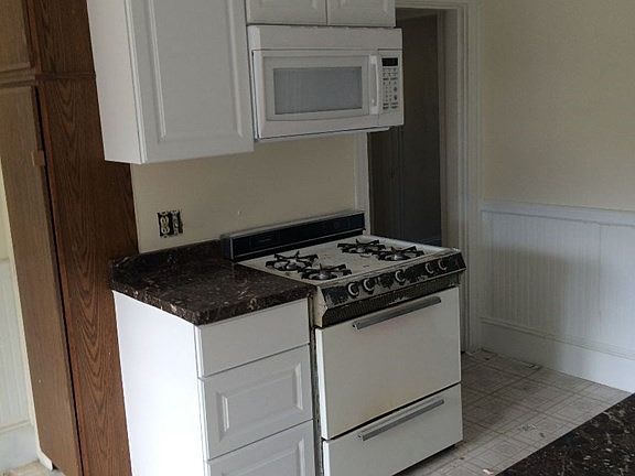 3rd image of 4 Collins Ave #1
