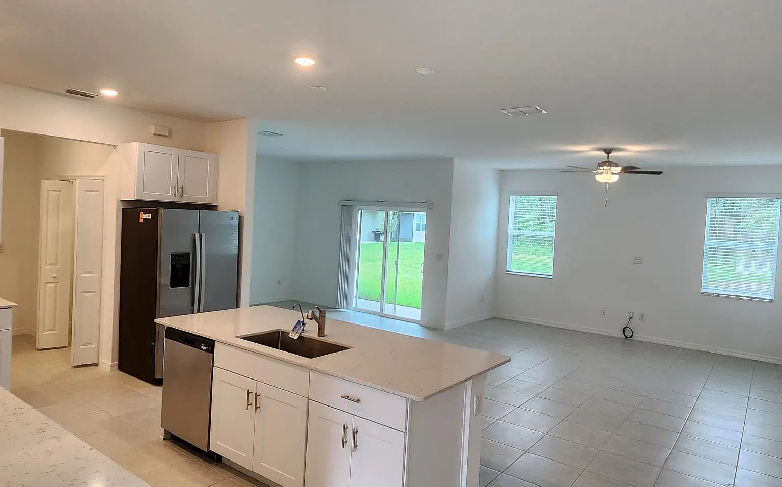 3 bed, 2319 sqft, $2,300 — Photo 4