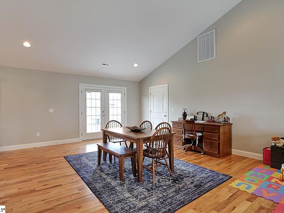 4th image of 120 Deyoung Meadows Dr