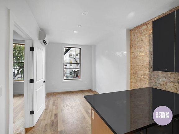 3rd image of 1053 Jefferson Ave #2F