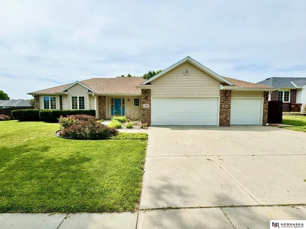 1915 Shooting Star Dr, Lincoln, NE 68521