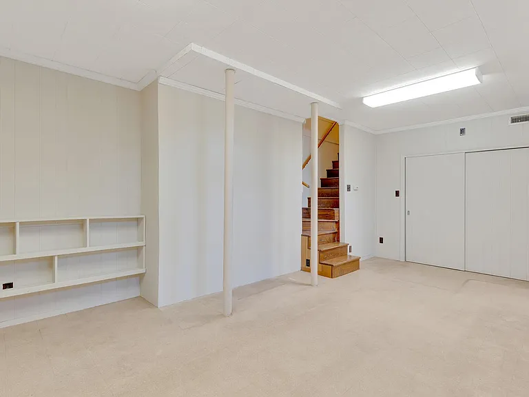 1109 James Blvd — Photo 31