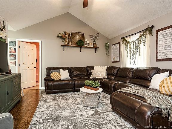 5th image of 530 Brigetta Dr NE
