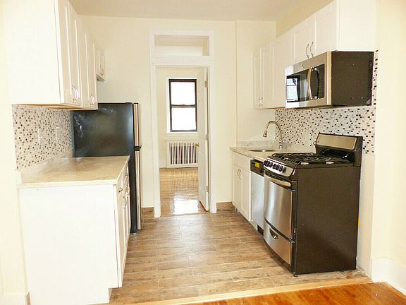 2nd image of 364 W 19th St APT 2E