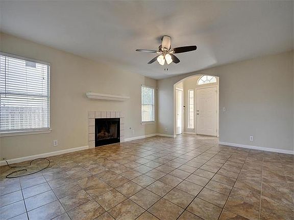 5th image of 211 Estate Dr