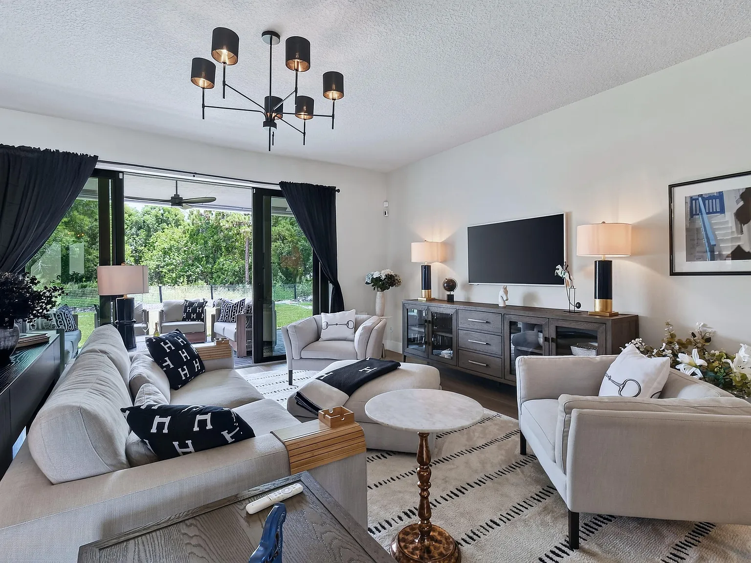 4 bed, 2.0 bath, 2256 sqft, $18,000 — Photo 1