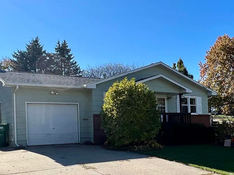 916 W Howard St — Photo 4