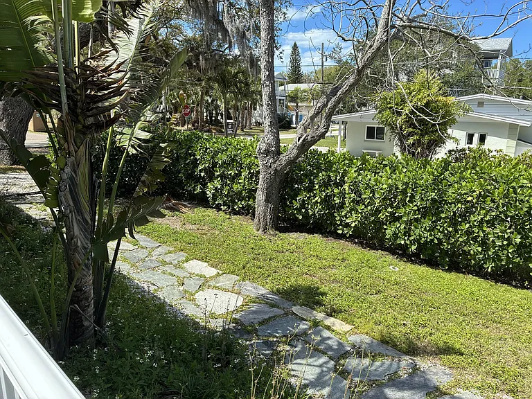 Georgia Ave — Photo 15