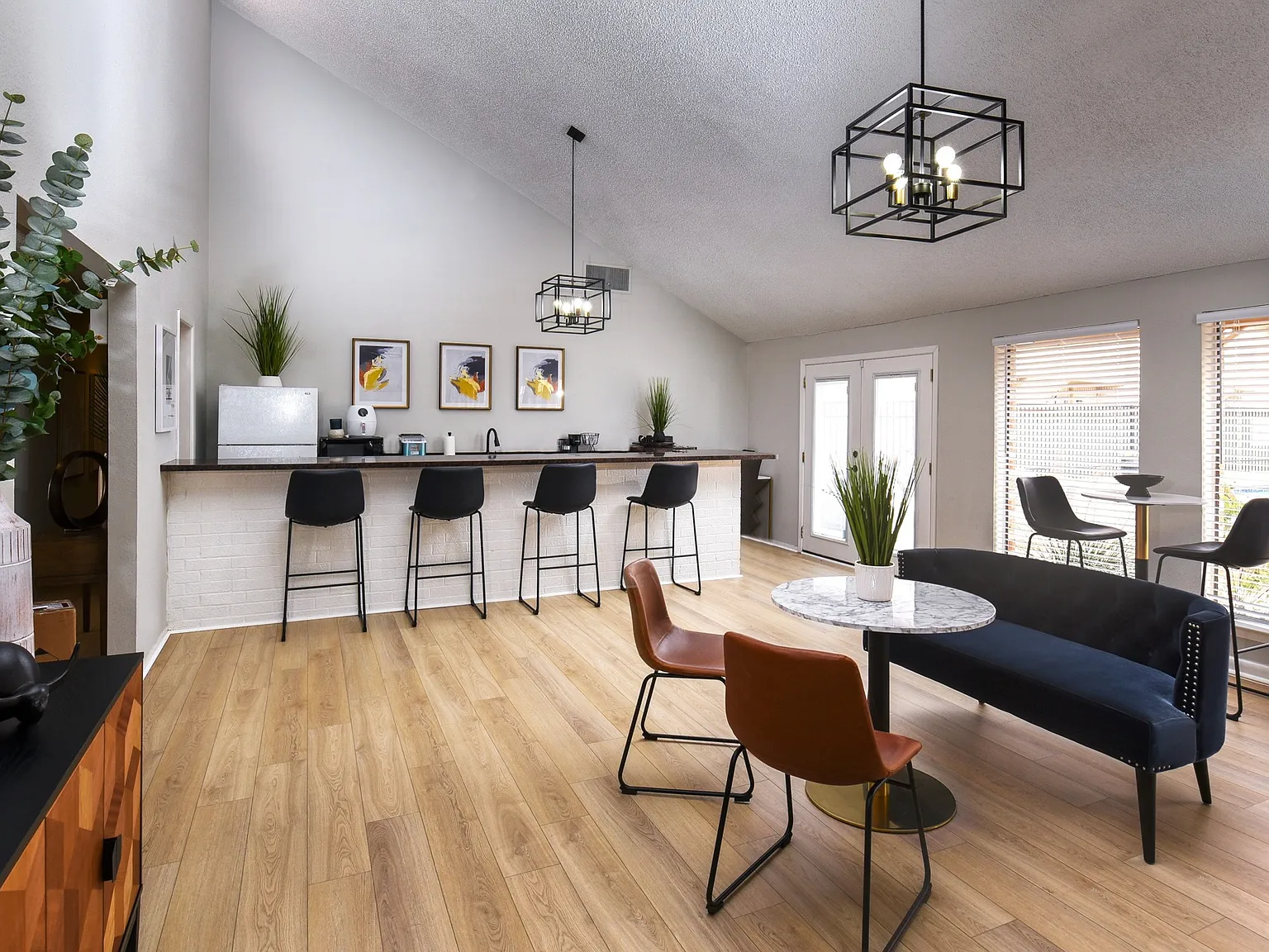 Hemingway House Apartments — Photo 4