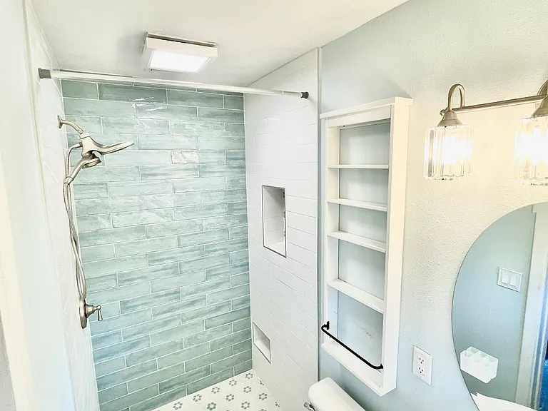 4541 Loring Pl — Photo 3