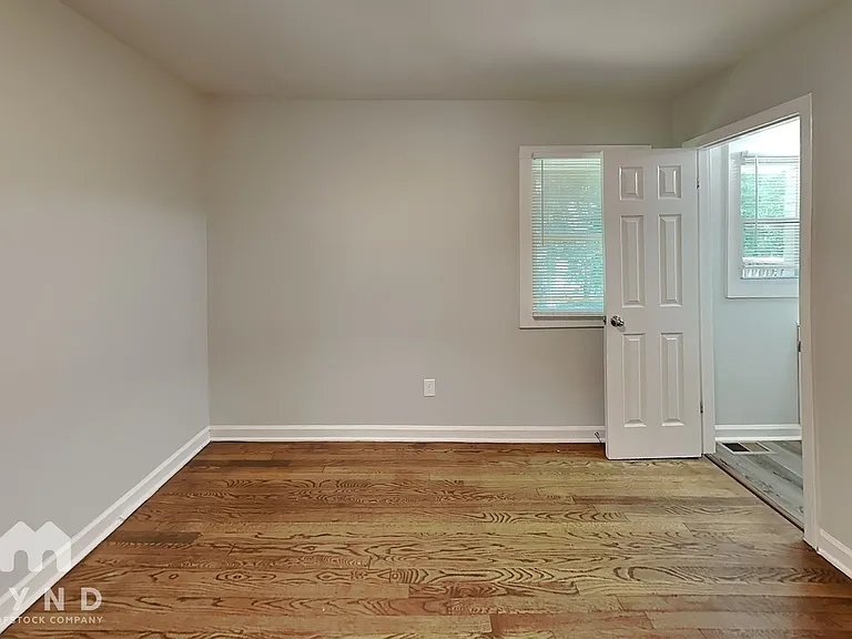 6143 Castle Ct — Photo 11