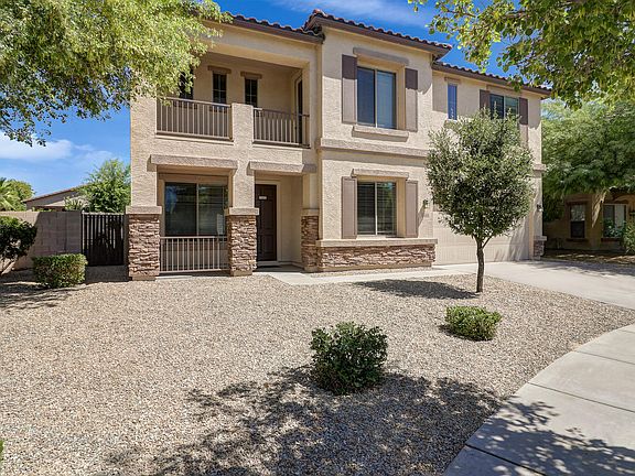 3rd image of 15884 W Sierra St