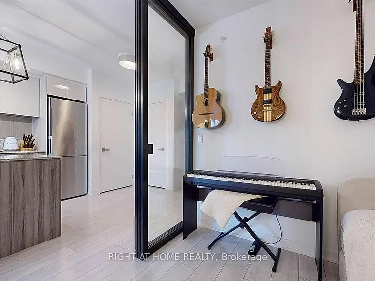 31 Tippett Rd #362 — Photo 4