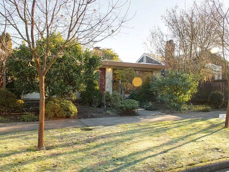 2344 McGilvra Blvd E — Photo 12