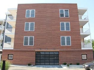 978 Worcester St #211, Wellesley, MA 02482