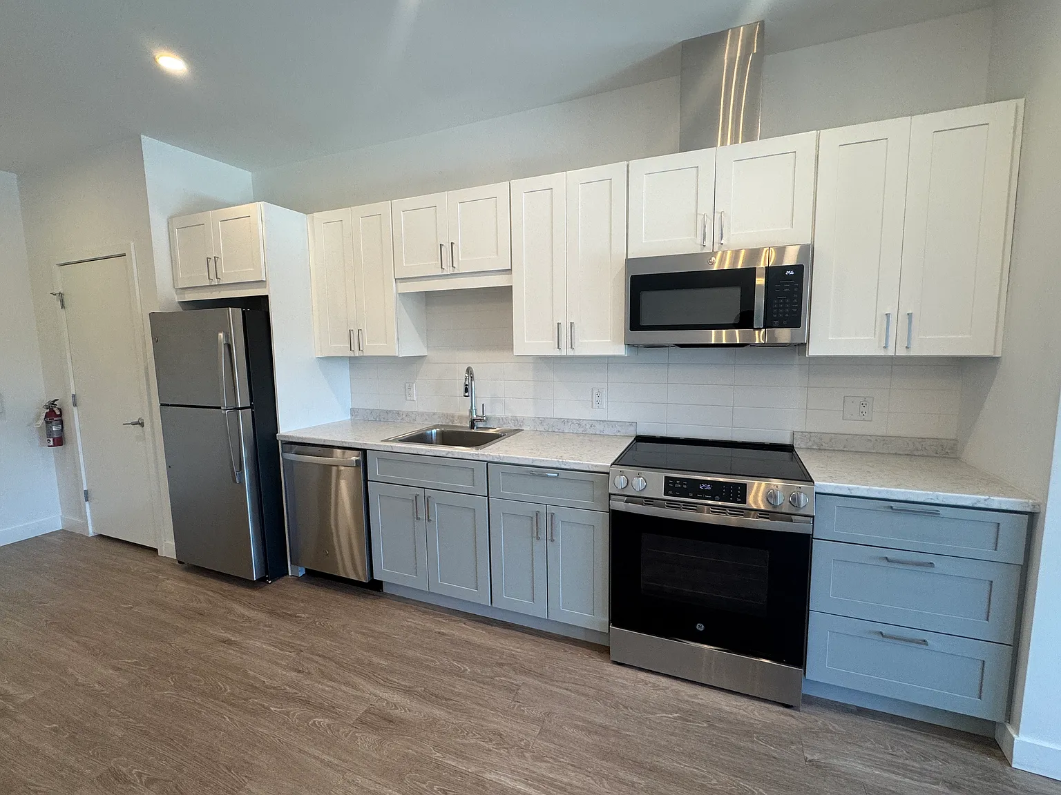 Studio, 650 sqft, $1,225 — Photo 3