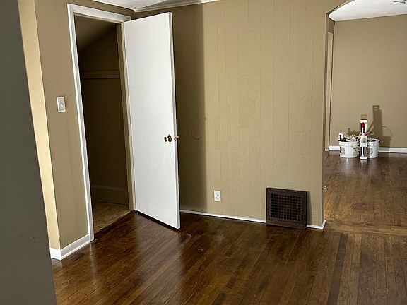 extra room between kitchen from front room