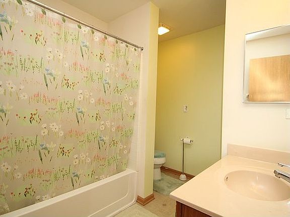 5th image of 2215 Margaret Ct