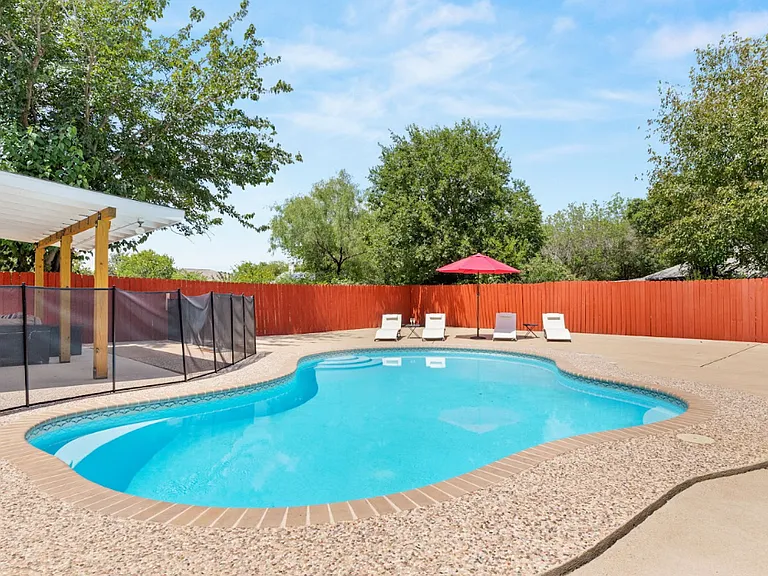 Richland Hills Dr — Photo 4