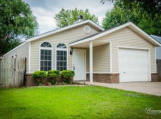 222 NW J St, Bentonville, AR 72712