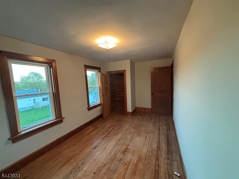 6 Thatcher Ave — Photo 18