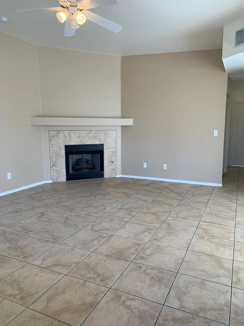Casitas de Flores Single Story 2 Bedroom 2 Bath Townhome Available! — Photo 3