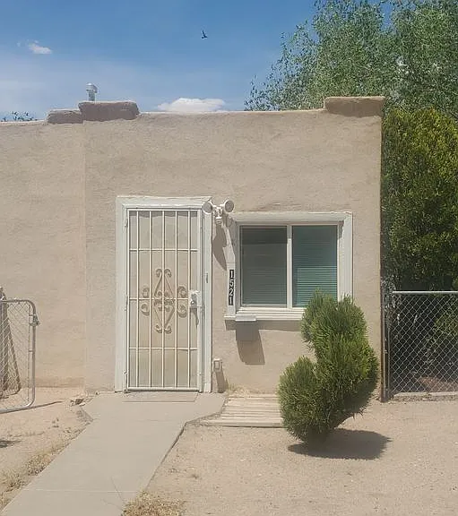 Gold & Ash Property — Photo 1