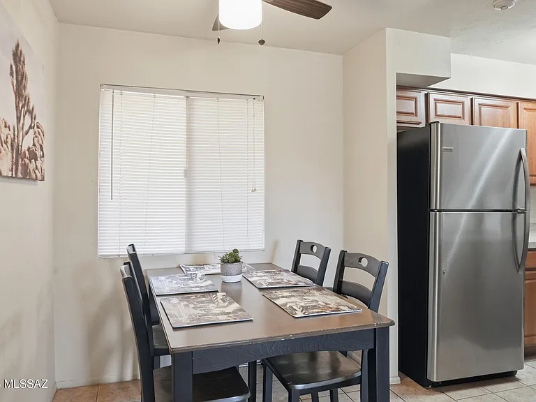 1810 E Blacklidge Dr #416 — Photo 5