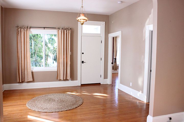 1st image of 837 N Bunker Hill Ave