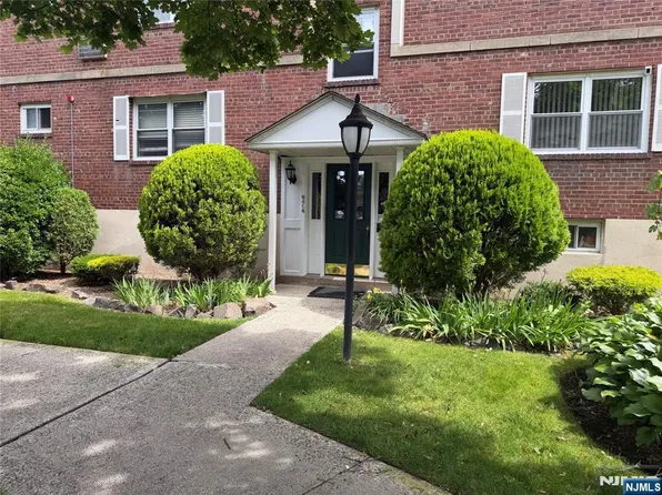 974 Main St APT F6, Hackensack, NJ 07601