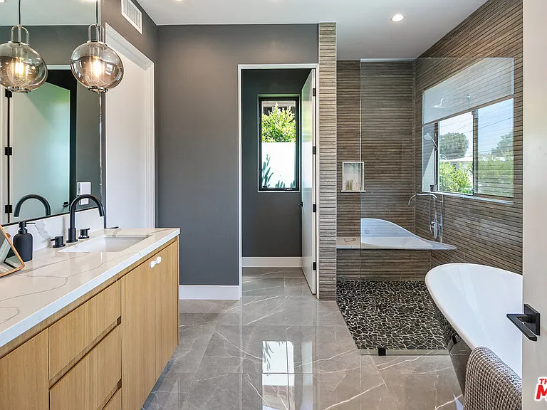 1037 Palms Blvd — Photo 30