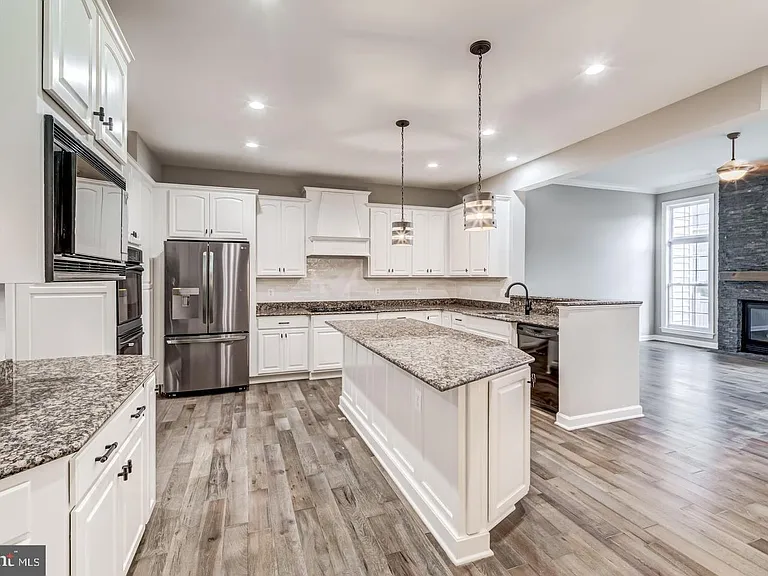 24909 Pinebrook Rd — Photo 4