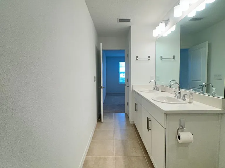 8528 Daybreak St — Photo 16