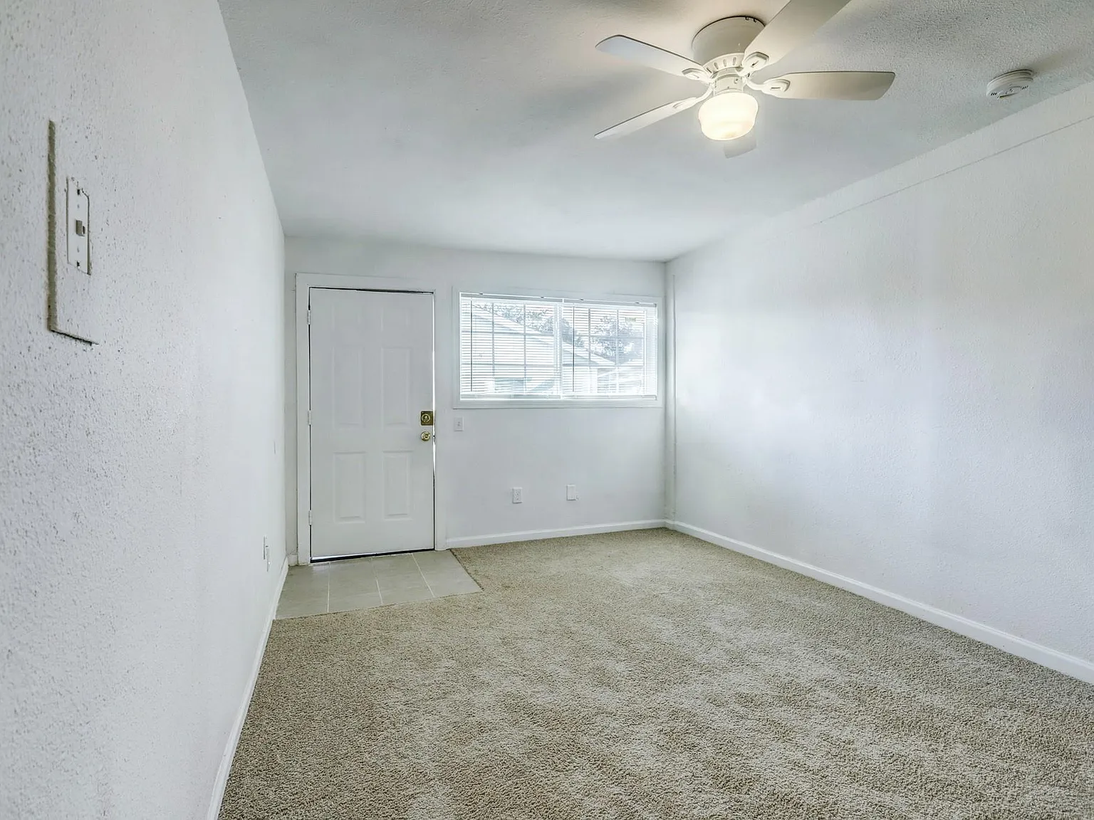 2 bed, 1.0 bath, 660 sqft, $900 — Photo 4