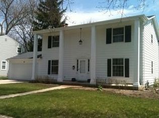 931 N Topanga Dr, Palatine, IL 60074