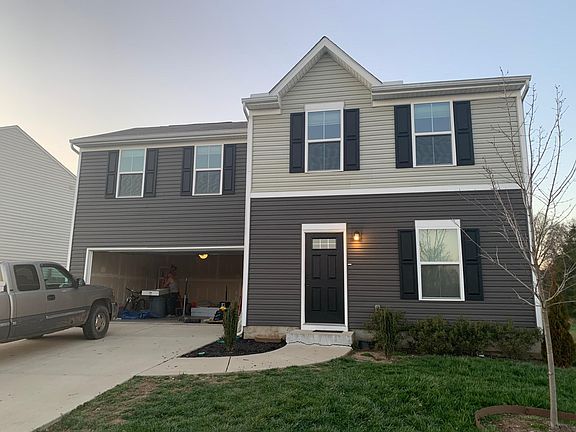 2nd image of 1913 Belle Arbor Dr