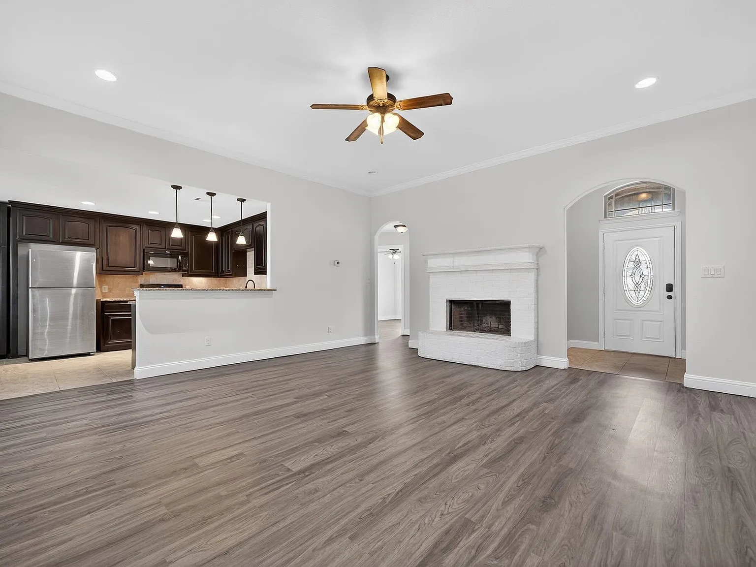 3 bed, 1612 sqft, $2,100 — Photo 2