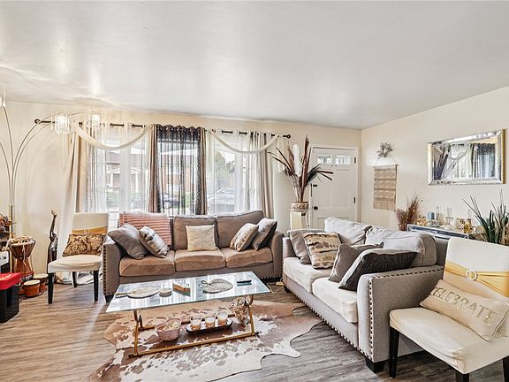4th image of 3693 Mandalay Dr