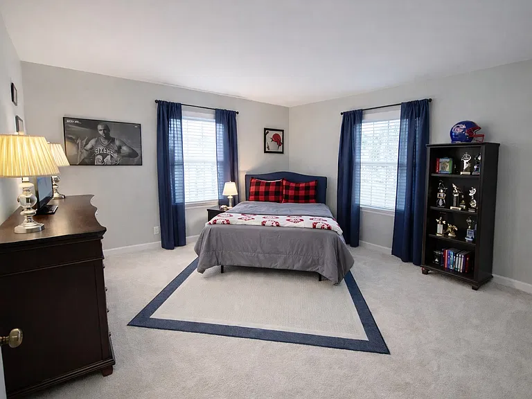 8302 James Robertson Ct — Photo 17