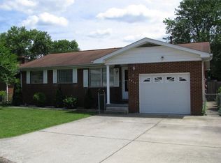 2017 McKinley Ave, Saint Albans, WV 25177